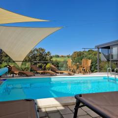 Aura Lux Holiday Home with Pool