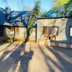 Rosebank Lodge & Backpacker