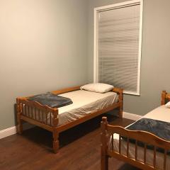 102 Private Room-Double Twin Bed in CoHi DC!