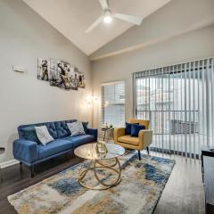 Loft Style 2BR Apt I Dallas City Center I Pool I Gym I Workspace I Pets