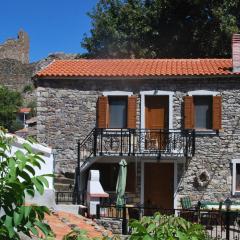 Chora Samothrakis, House with courtyard