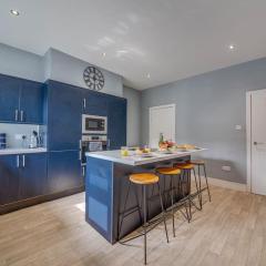 Glasswing Stays Liquorice Lodge
