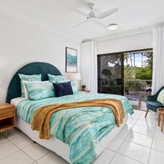 Elegant 3BR Cairns Esplanade Apartment with Pool