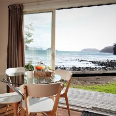 Karaka Bay Lodge