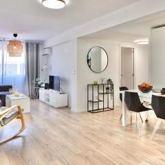 SPACIOUS, SUNNY FLAT BY CITY OF ARTS & SCIENCES