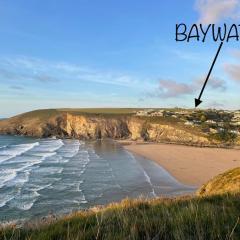 Baywatch Mawgan Porth Spacious Home sleeps 9, Games room, Parking & Garden