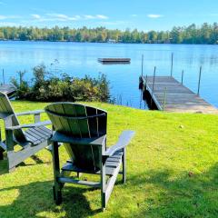 91WR Lake vibes and views at this waterfront home in the the White Mountains! Rest, relax, explore!