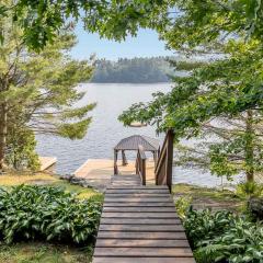 Muskoka Lakeshore Cottage Bliss