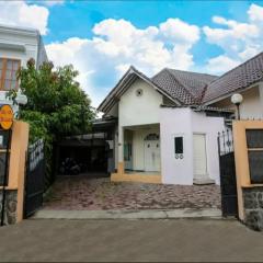 Homestay at Homy House by ecommerceloka