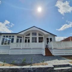 Tauranga - Big, beautiful Villa on the water!