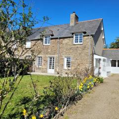 Maison au calme à 2 pas du port