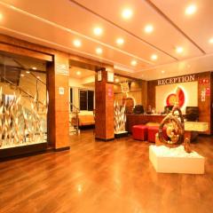 Hotel Sandalwood Inn - Rooms and Spa