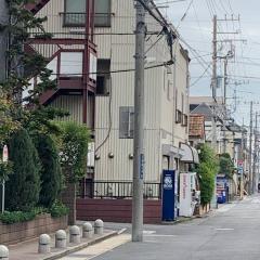 留连之家，隣東京的千葉県市川生活交通便利经济型旅馆、适合家庭游使用！可根据予约配置婴幼儿床及老人推椅。