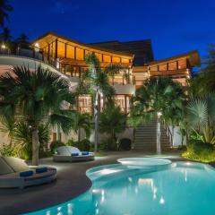 Full seascape luxury villa large outdoor area!