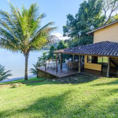 Casa com vista e praia exclusiva em ilha em Paraty