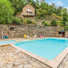 Lovely stacaravan In Conques En Rouergue With Outdoor Swimming Pool
