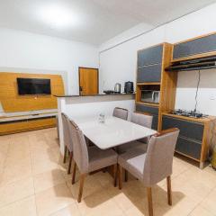 Apartamentos 2 qtos C/suite ,Cozinha Completa, Wi-Fi 1GIga, Jr Catito