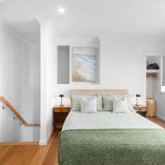 Rockpool Escape - A Coastal Refresh near the Marina