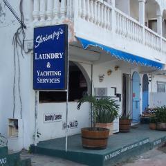 Shrimpy's Waterfront Hostel and Crew Quarters