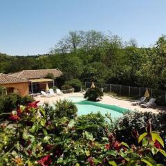 Sud Ardeche joli chalet clim piscine rivière LE CERF Village du serre