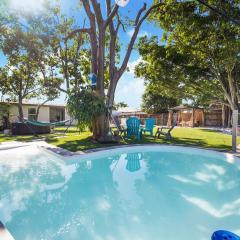 Dior Lake Front Villa With Infinity Pool & Hot Tub