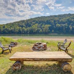 Melbourne Home with Fire Pit on the White River!