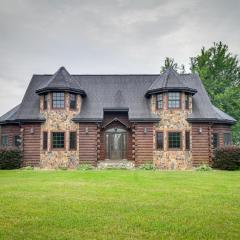 Peaceful Raphine Cottage with Deck and Fireplace!