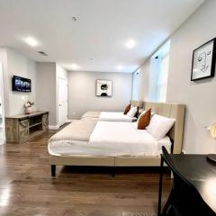 306 Deluxe double Queen suite in the center city