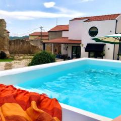 Holiday home with private pool in Matacães