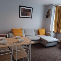 Ferndale Place - Huku Kwetu Luton- Spacious 4 Bedroom Suitable & Affordable Group Accommodation - Business Travellers