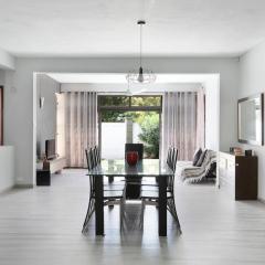 Spacious and Cosy Coastal Retreat
