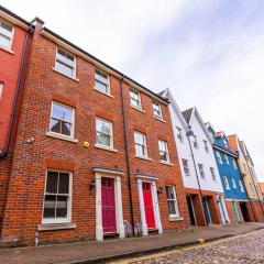 Luxury 5 Bed house in the City, includes parking & EV point