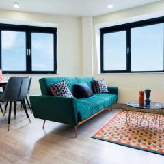 Stunning Bedford Penthouse Suite (Sleeps 5)