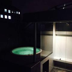 FANTASTIC PH JACUZZI LOFT TRIPLEX APARTMENT