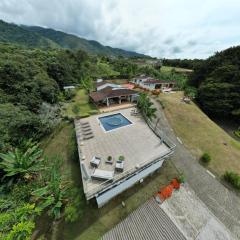 casa campestre con vista al lago