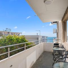 Del Rae Unit 15 25 Shoal Bay Road