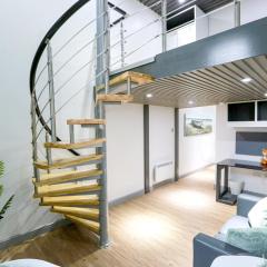 A104 Bright Modern Loft