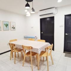 3 mins to Garden City & Kubota Jln Chong Thien Vun