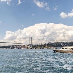 Sea View Flat w Balcony Near Beylerbeyi Palace