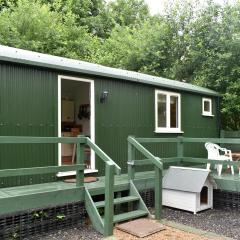 Shepherds Hut 3 At Laddingford - Uk32532