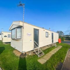 8 Berth Caravan At California Cliffs By Scratby Beach In Norfolk Ref 50001d