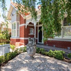 Stylish Contemporary Retreat St Kilda