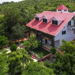 StayVista's Sunara Trails - Pet-Friendly, Mountainside Retreat with Balcony & Indoor-Outdoor Games - Near Panna National Park