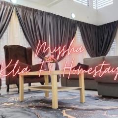 Mysha KLIA F1 Homestay with pool,WiFi , Netflix