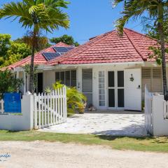 Sea Miracle Villa/Beach Cottage