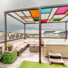 Sloan Lake’s Rooftop Oasis