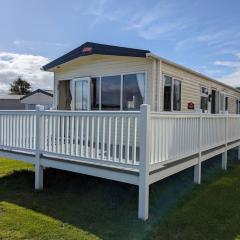 Beautiful Pet Friendly Southerness Caravan With Sea View & Decking Area