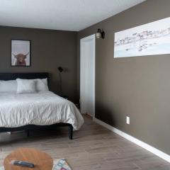 One Bedroom Condo Near Whyte Ave Close to university