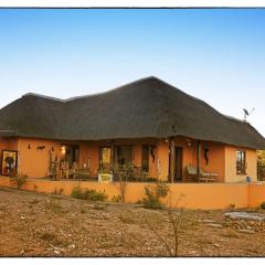 Yingwe self catering villa bordering Kruger with private pool