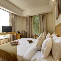 Saltstayz Select - Galleria Market & Golf Course Road